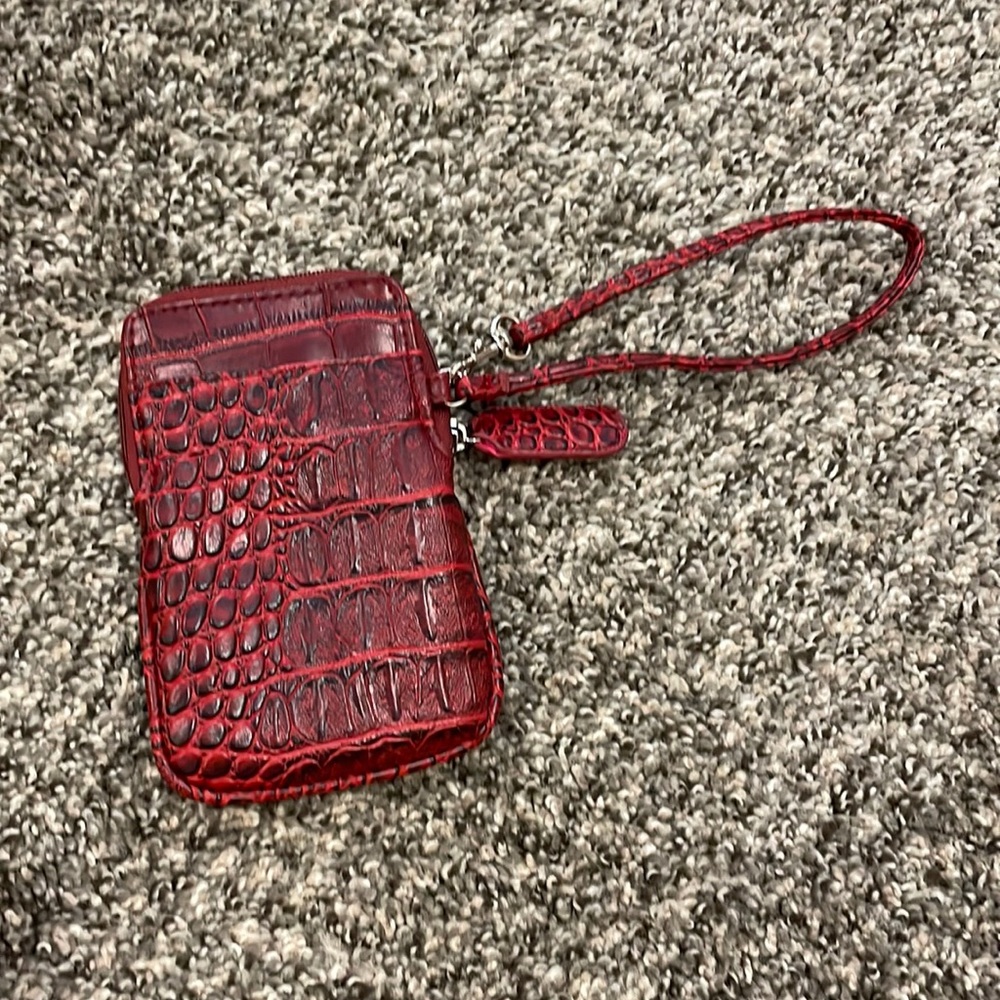 Tiny textured clutch